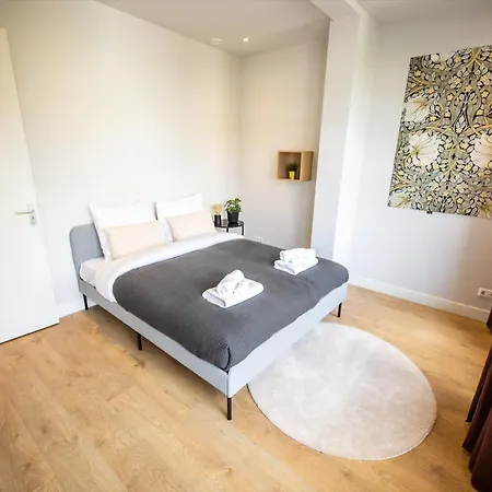 Quality 2 Bedroom Serviced 72m2 -vp2a- Rotterdam