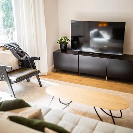 Apartment Quality 2 Bedroom Serviced 72m2 -vp2a-