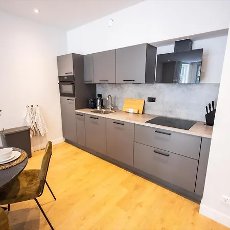 Quality 2 Bedroom Serviced 72m2 -vp2a- Rotterdam